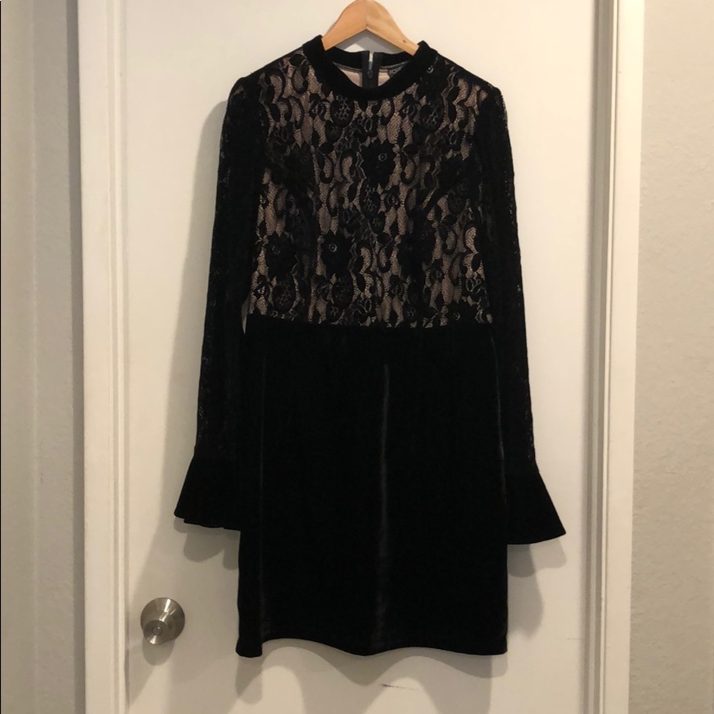 COPY - Velvet and lace black dress